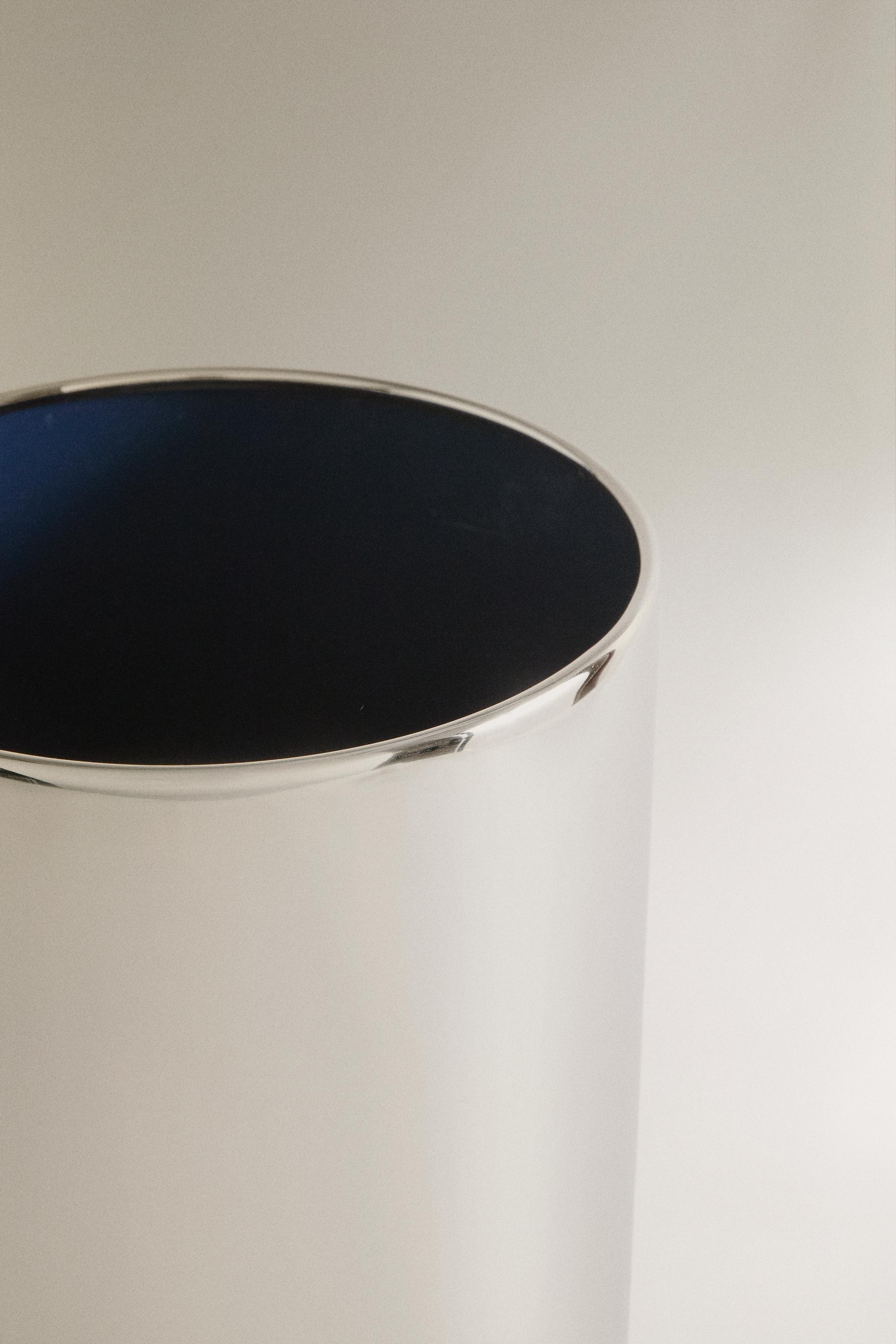 CYLINDRICAL METAL WASTEPAPER BASKET